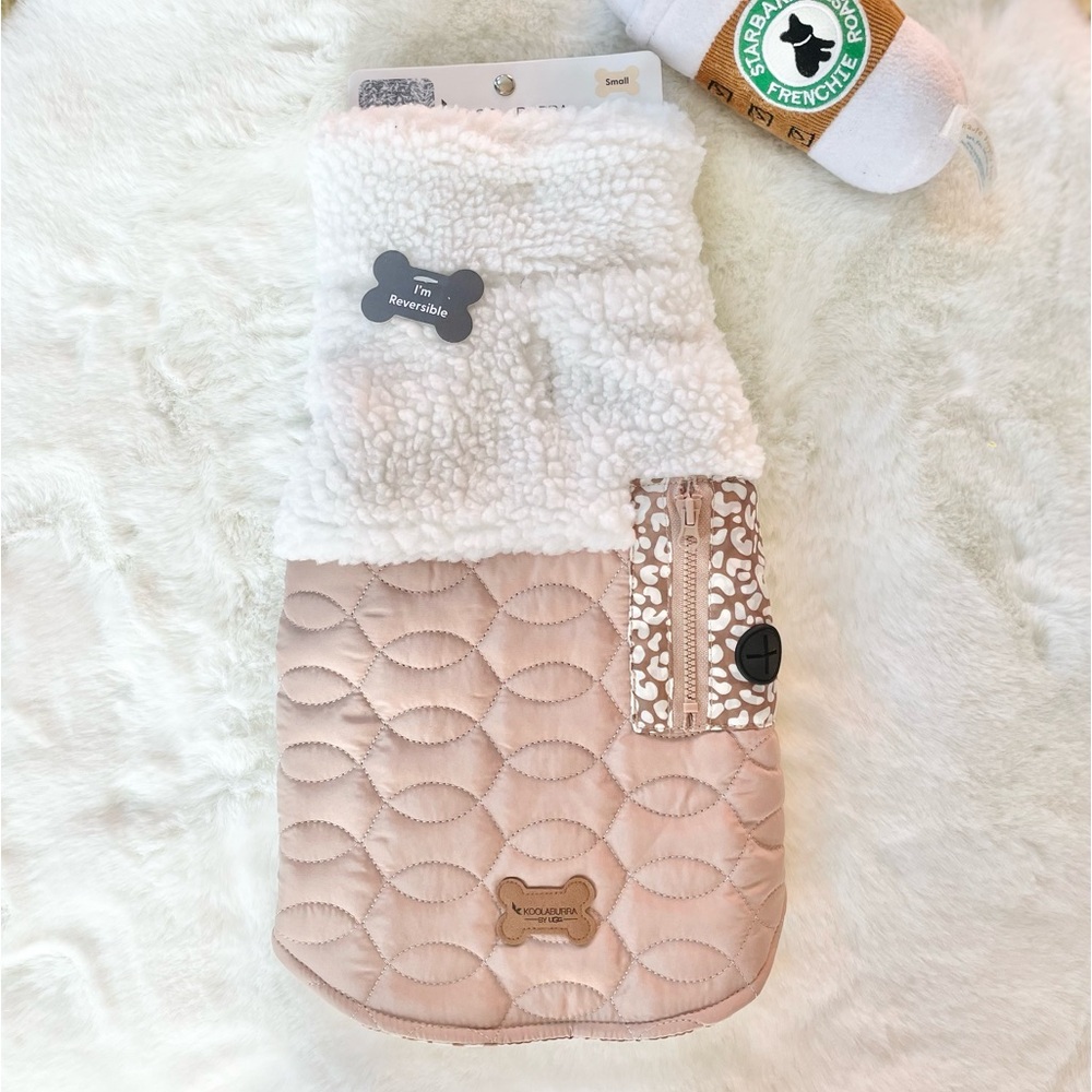 🐶New w/tags CARSON SMALL REVERSIBLE VEST “AMPHORA” front has a small zip pocket